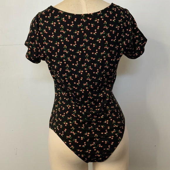 Cute Floral Bodysuit - Picture 2 of 4